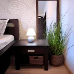 Apt Lucky 7 - 2 Bdr Cozy Family & Office Space - Free Parking, Near Stadiums & Center *