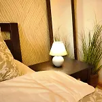 Apt Lucky 7 - 2 Bdr Cozy Family & Office Space - Free Parking, Near Stadiums & Center * 布拉迪斯拉发
