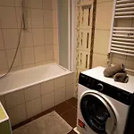 公寓 Apt Lucky 7 - 2 Bdr Cozy Family & Office Space - Free Parking, Near Stadiums & Center *