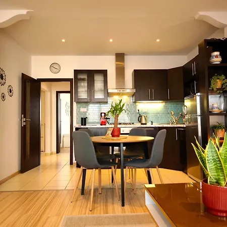 Free Parking, Ac & Self Checkin - Lucky 7 - 2 Bdr Relax & Harmony - Near Stadiums & Center Bratislava