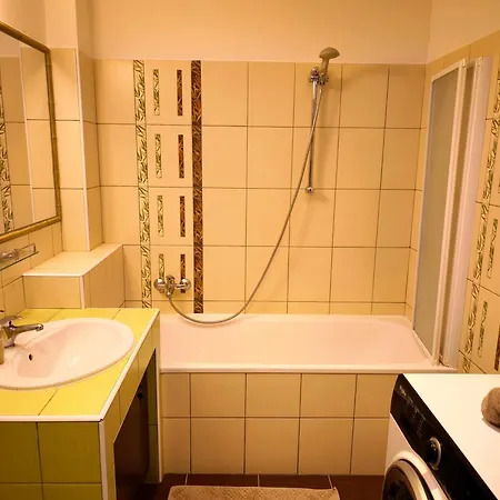 公寓 Apt Lucky 7 - 2 Bdr Cozy Family & Office Space - Free Parking, Near Stadiums & Center *
