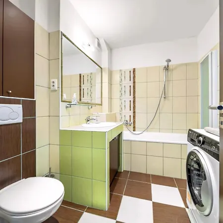 Free Parking, Ac & Self Checkin - Lucky 7 - 2 Bdr Relax & Harmony - Near Stadiums & Center Bratislava